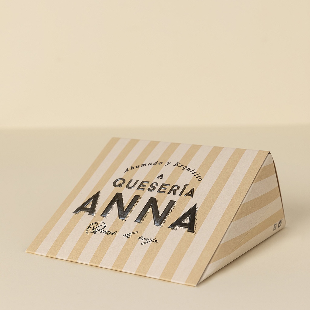 Cuña Queso 100% Oveja Leche Cruda Ahumado 225 g aprox. QUESERÍA DE ANNA Estuchado